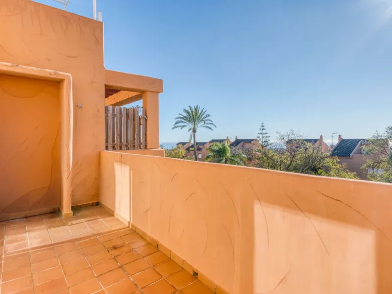 Sea View Apartment in Elviria | Los Lagos de Santa María Golf, Marbella East