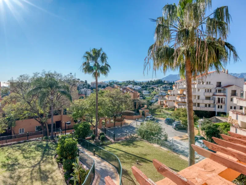 Sea View Apartment in Elviria | Los Lagos de Santa María Golf, Marbella East