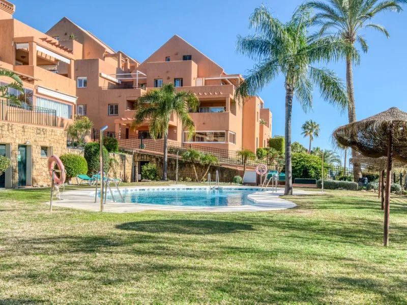 Sea View Apartment in Elviria | Los Lagos de Santa María Golf, Marbella East