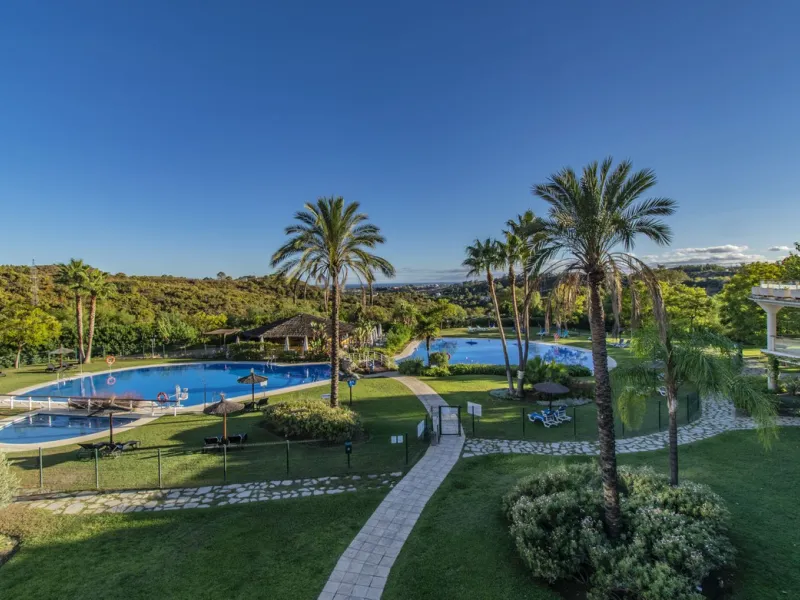 ELEGANT PROPERTY IN A GATED COMMUNITY WITH ALL AMENITIES
