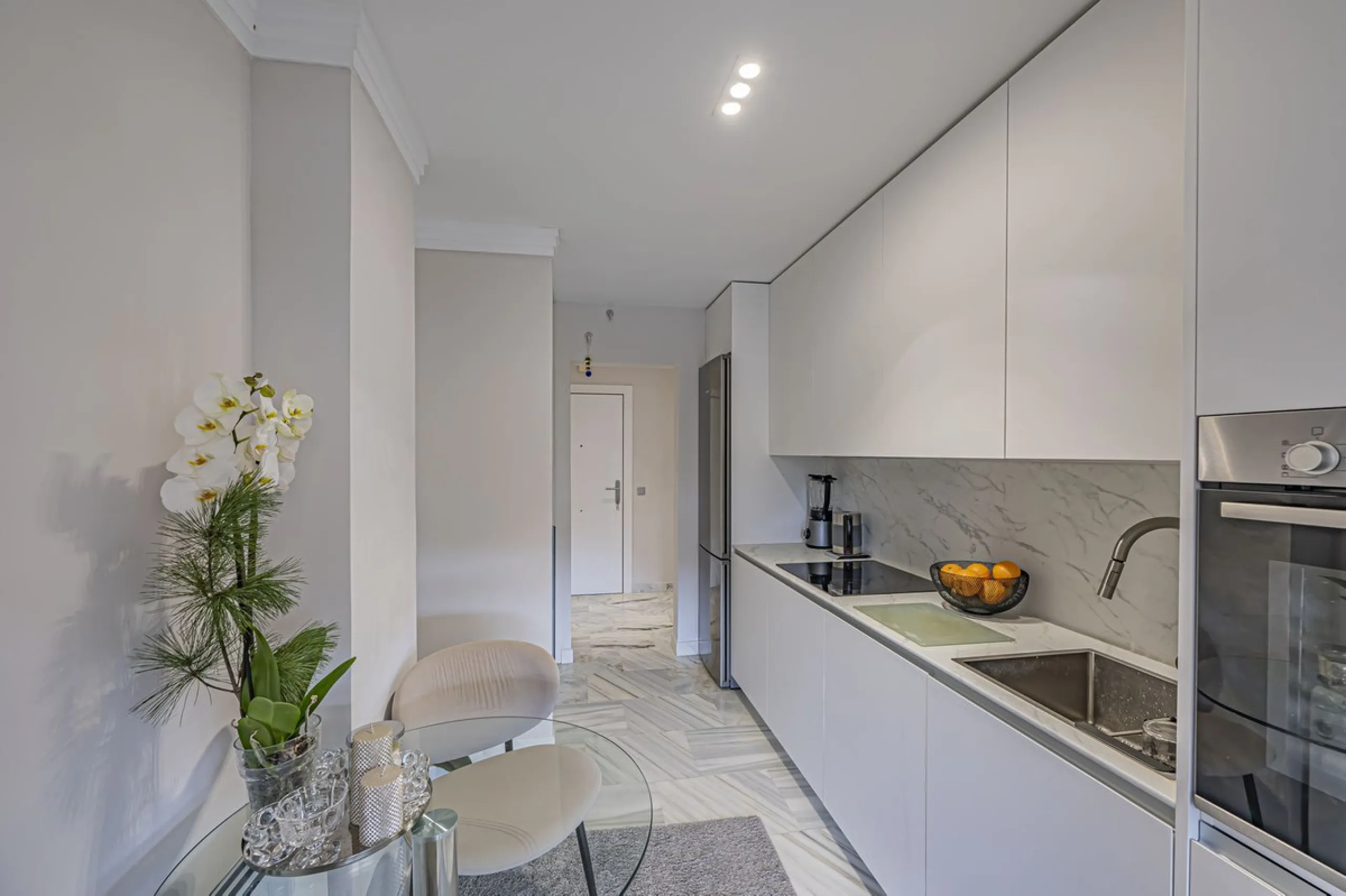 ELEGANT PROPERTY IN A GATED COMMUNITY WITH ALL AMENITIES