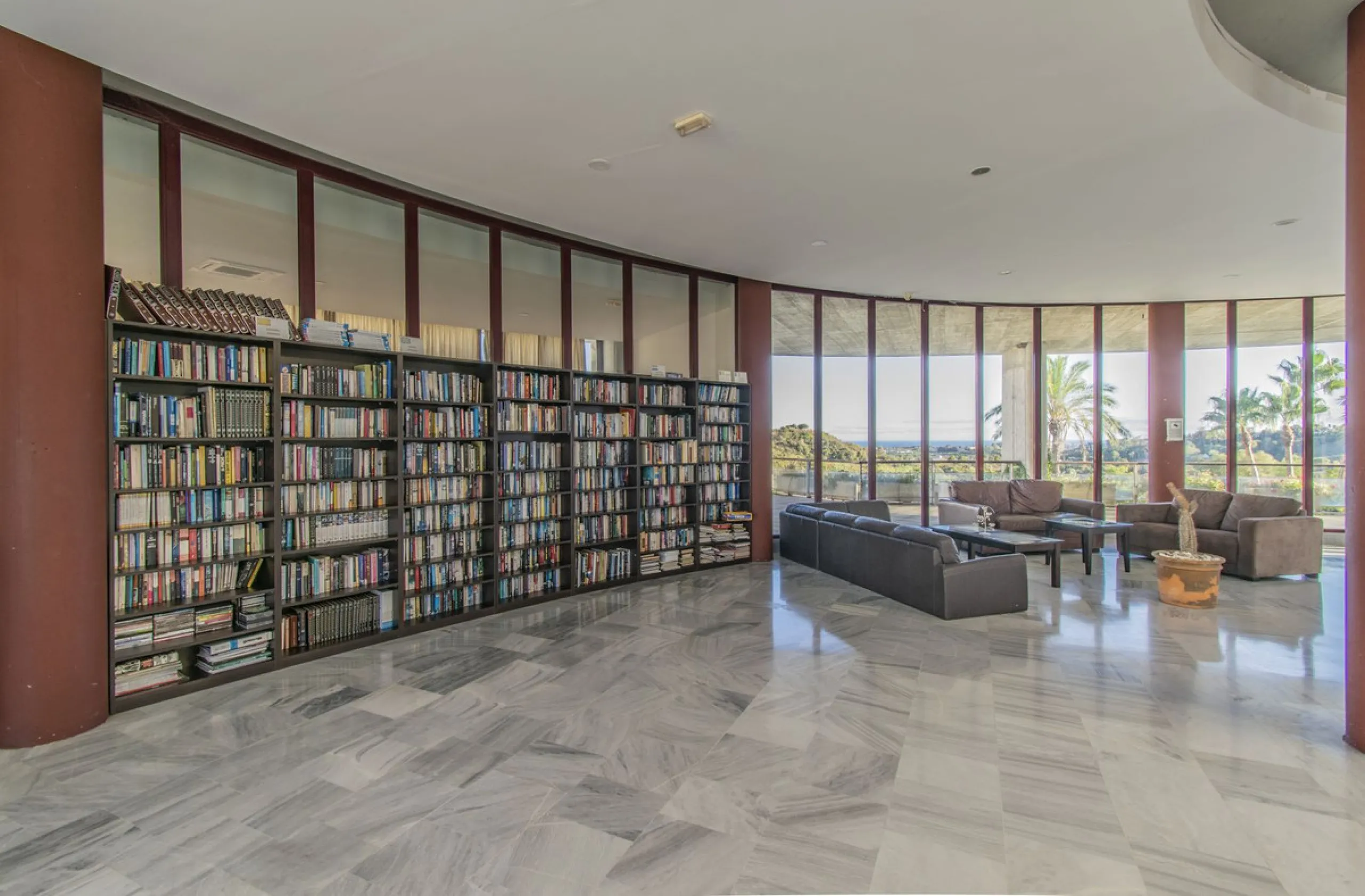 ELEGANT PROPERTY IN A GATED COMMUNITY WITH ALL AMENITIES