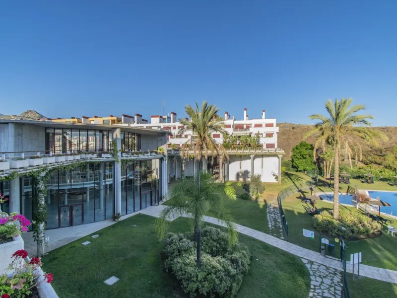 ELEGANT PROPERTY IN A GATED COMMUNITY WITH ALL AMENITIES