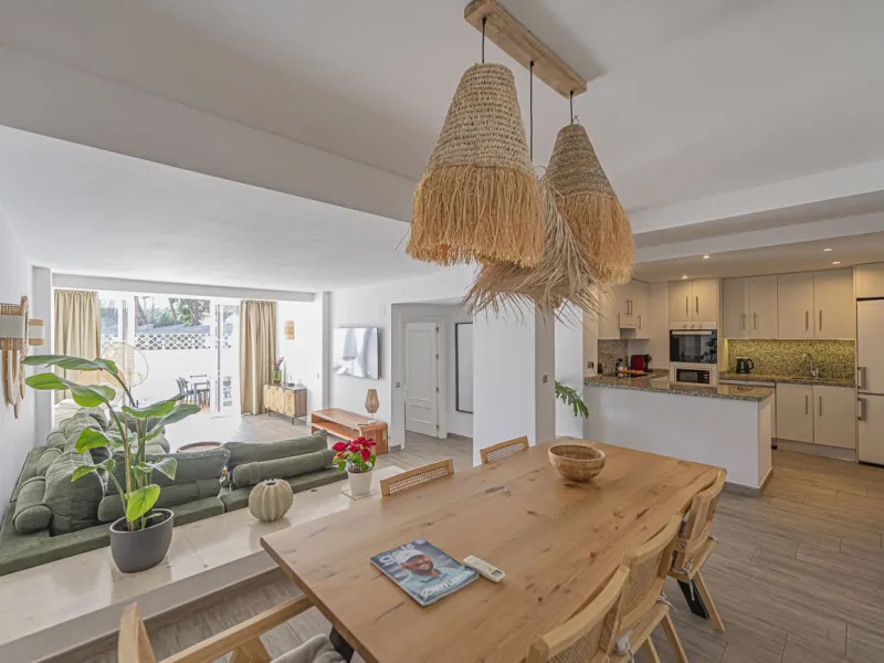 ELEGANT BEACHFRONT PROPERTY