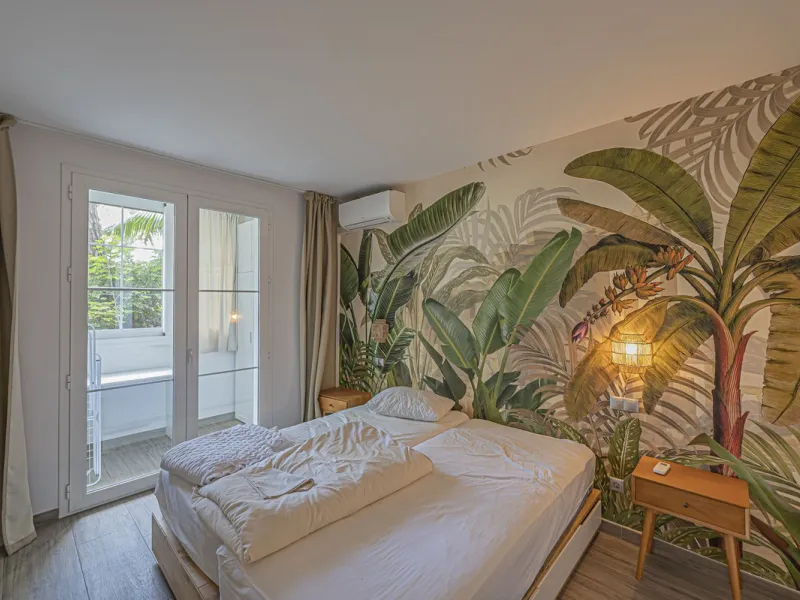ELEGANT BEACHFRONT PROPERTY