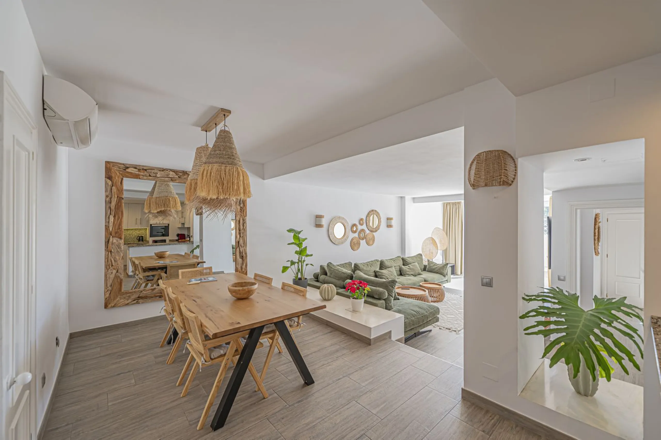 ELEGANT BEACHFRONT PROPERTY