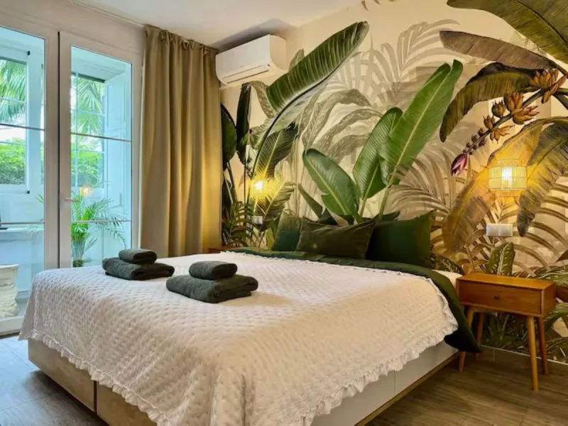 ELEGANT BEACHFRONT PROPERTY