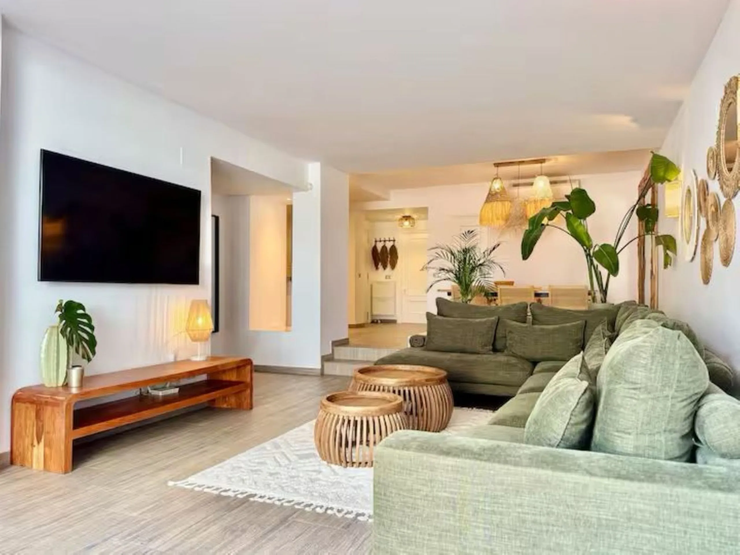 ELEGANT BEACHFRONT PROPERTY