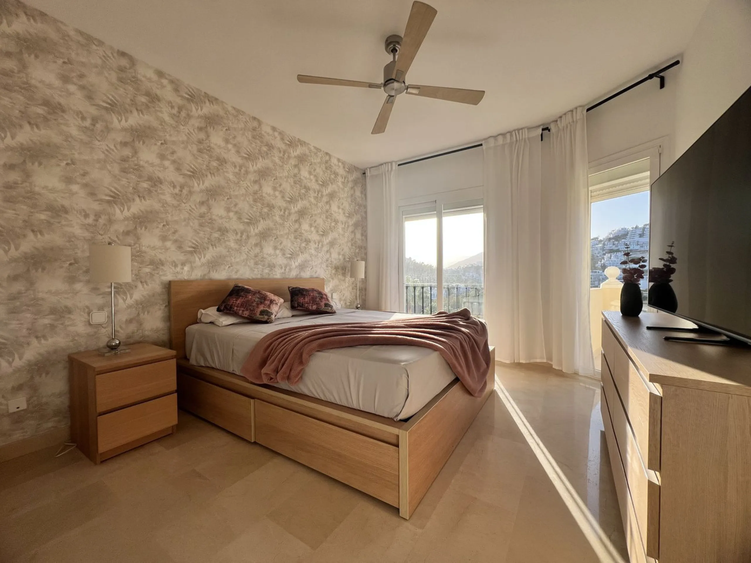 Beautiful penthouse duplex with impressive views in La Quinta!