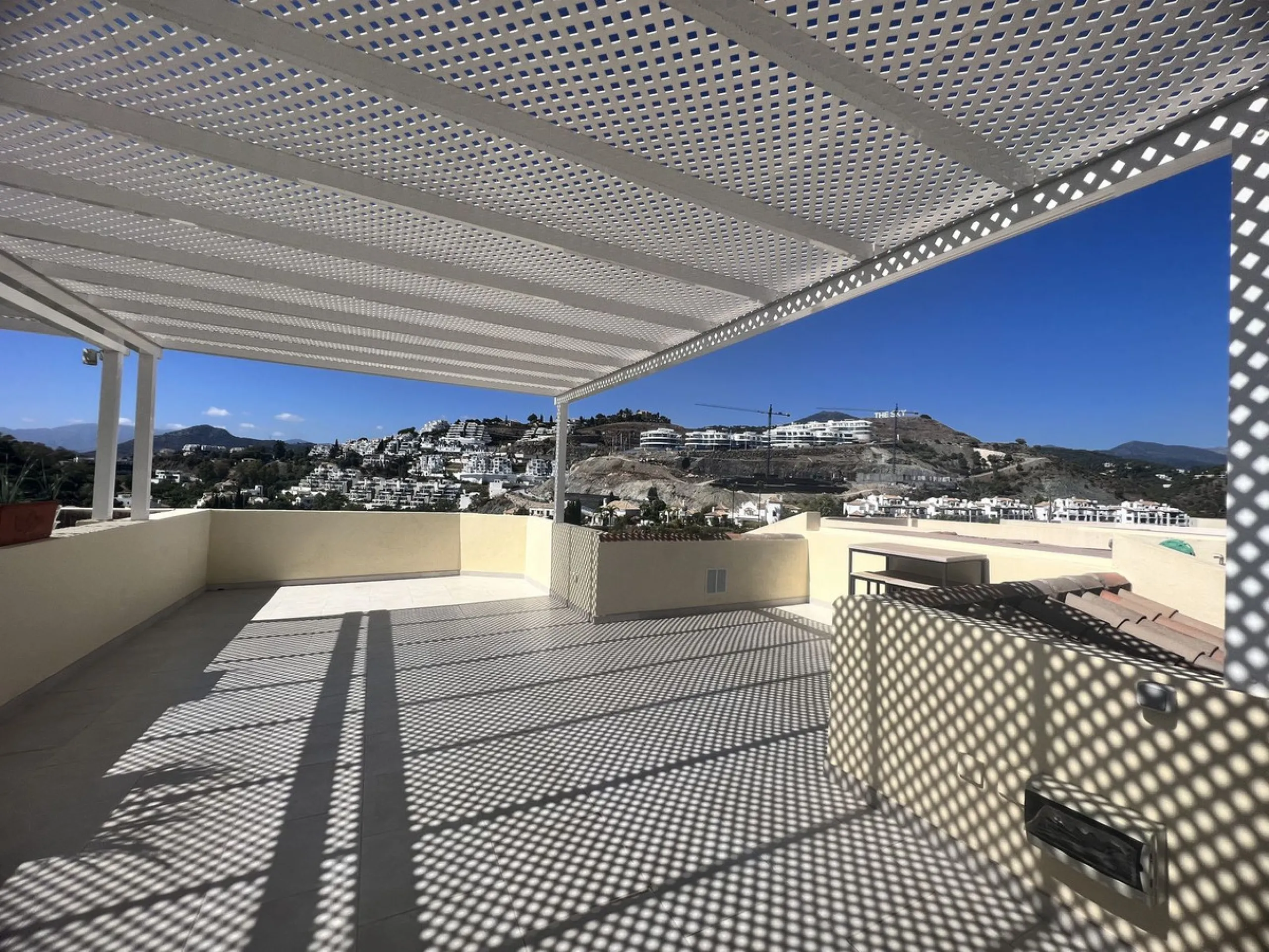 Beautiful penthouse duplex with impressive views in La Quinta!