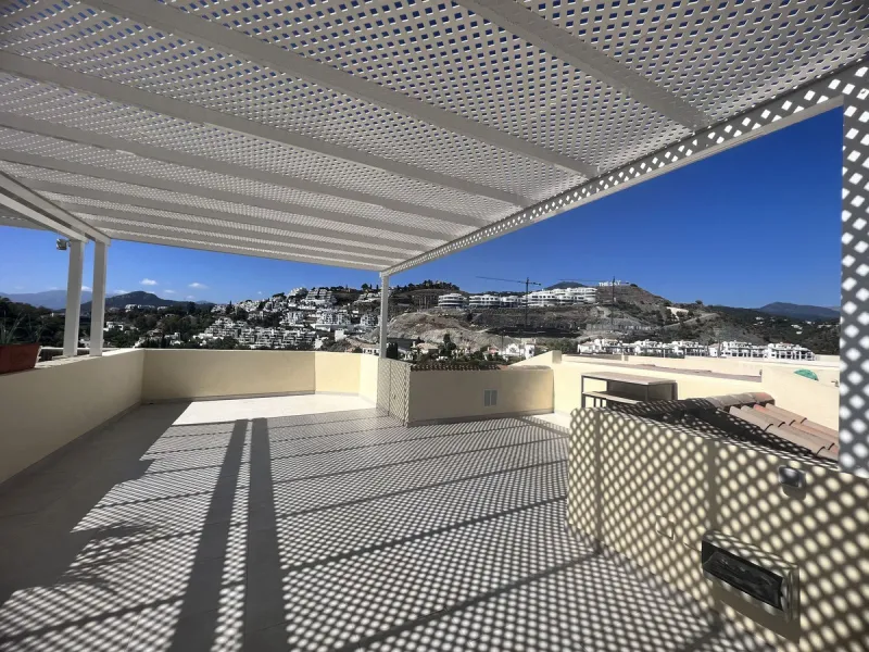 Beautiful penthouse duplex with impressive views in La Quinta!
