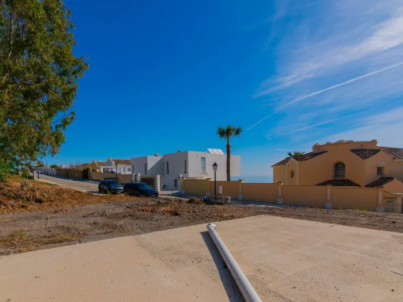 La Paloma Premium View Collection | 3 Elevated Villa Plots for Higher-End Development