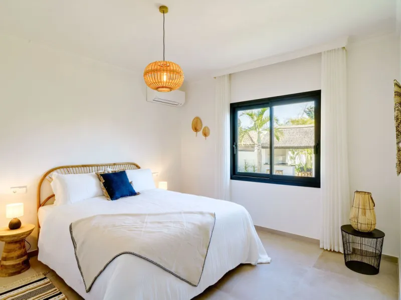House - Detached Villa в продаже в Marbella, Málaga. В доме 6 спален и 5 ванных комнат. Площадь дома 510 м². Площадь участка 1436 м²