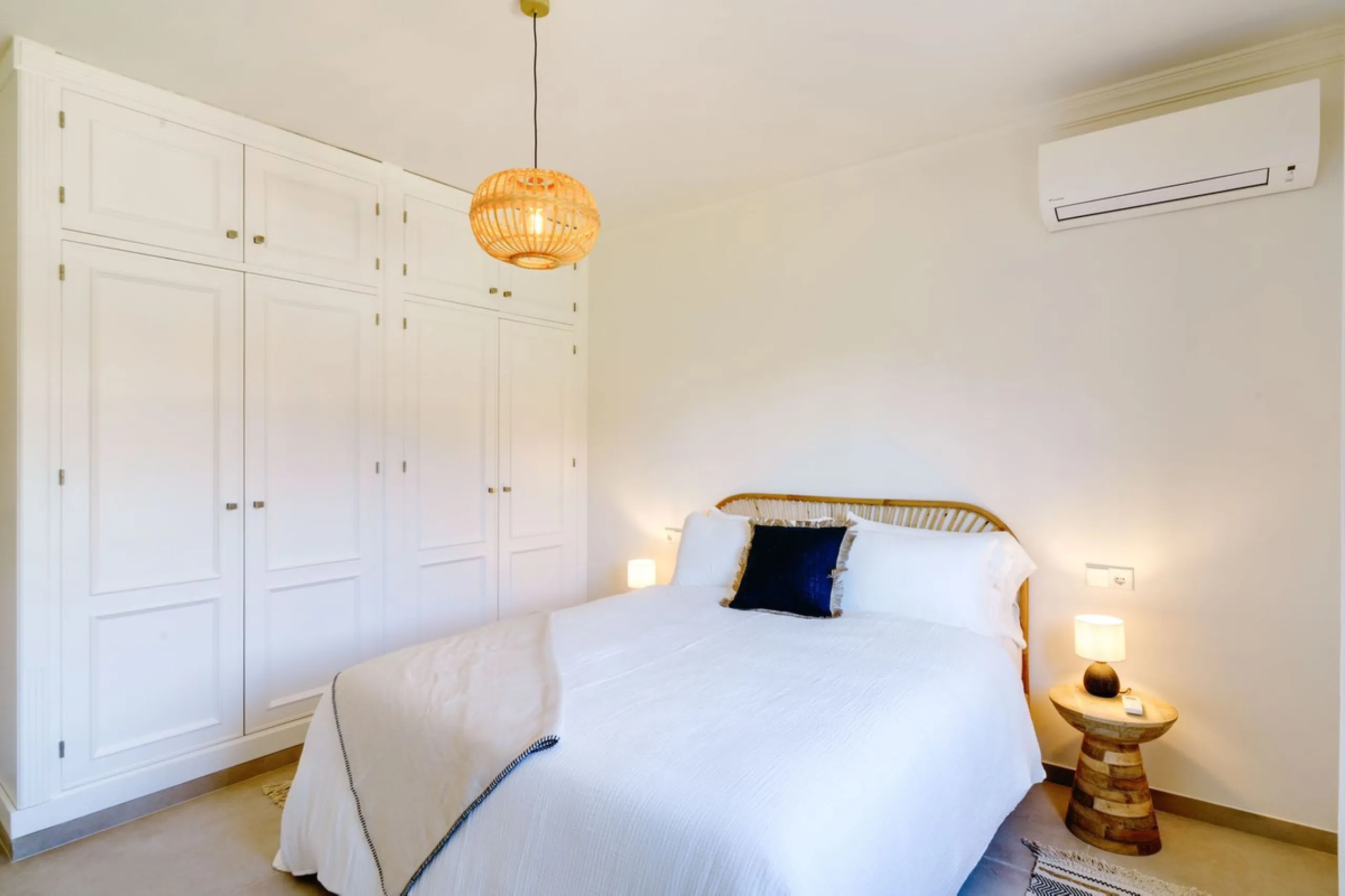House - Detached Villa в продаже в Marbella, Málaga. В доме 6 спален и 5 ванных комнат. Площадь дома 510 м². Площадь участка 1436 м²