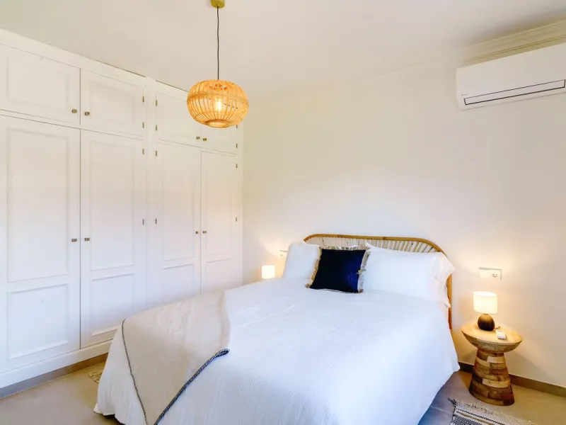House - Detached Villa в продаже в Marbella, Málaga. В доме 6 спален и 5 ванных комнат. Площадь дома 510 м². Площадь участка 1436 м²