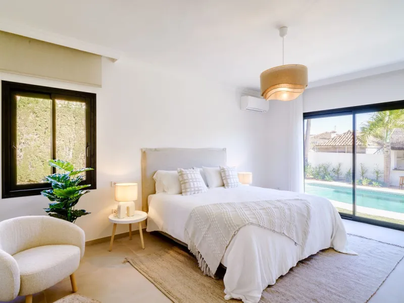 House - Detached Villa в продаже в Marbella, Málaga. В доме 6 спален и 5 ванных комнат. Площадь дома 510 м². Площадь участка 1436 м²