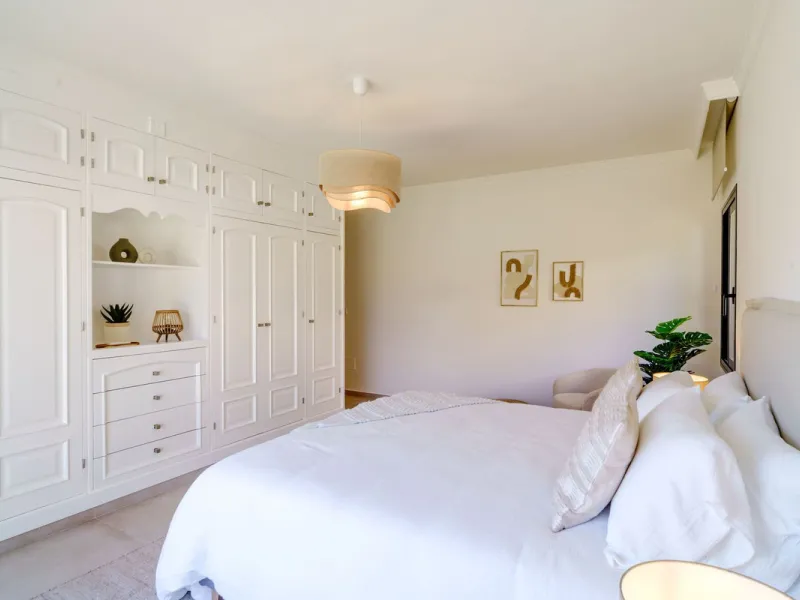 House - Detached Villa в продаже в Marbella, Málaga. В доме 6 спален и 5 ванных комнат. Площадь дома 510 м². Площадь участка 1436 м²