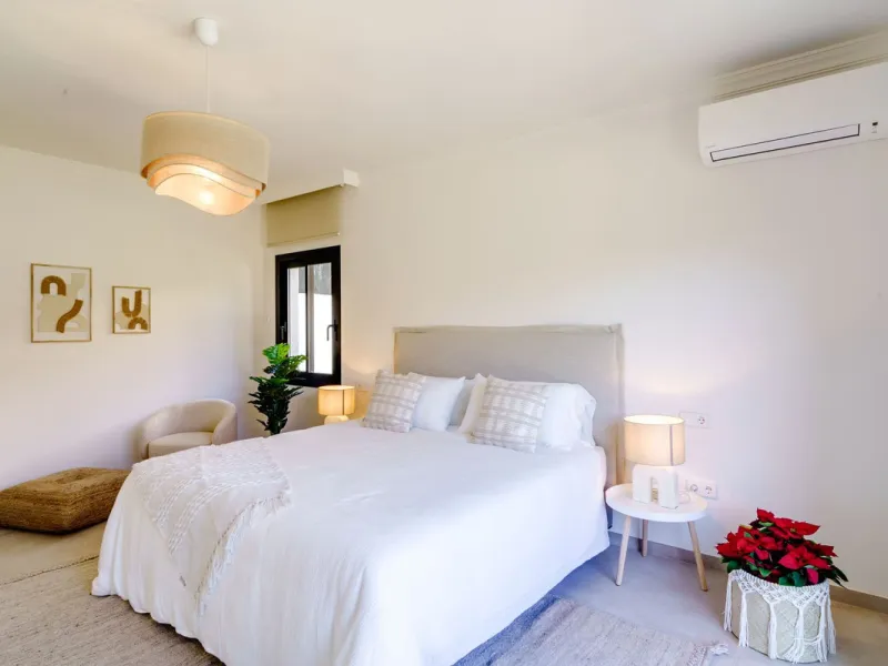 House - Detached Villa в продаже в Marbella, Málaga. В доме 6 спален и 5 ванных комнат. Площадь дома 510 м². Площадь участка 1436 м²