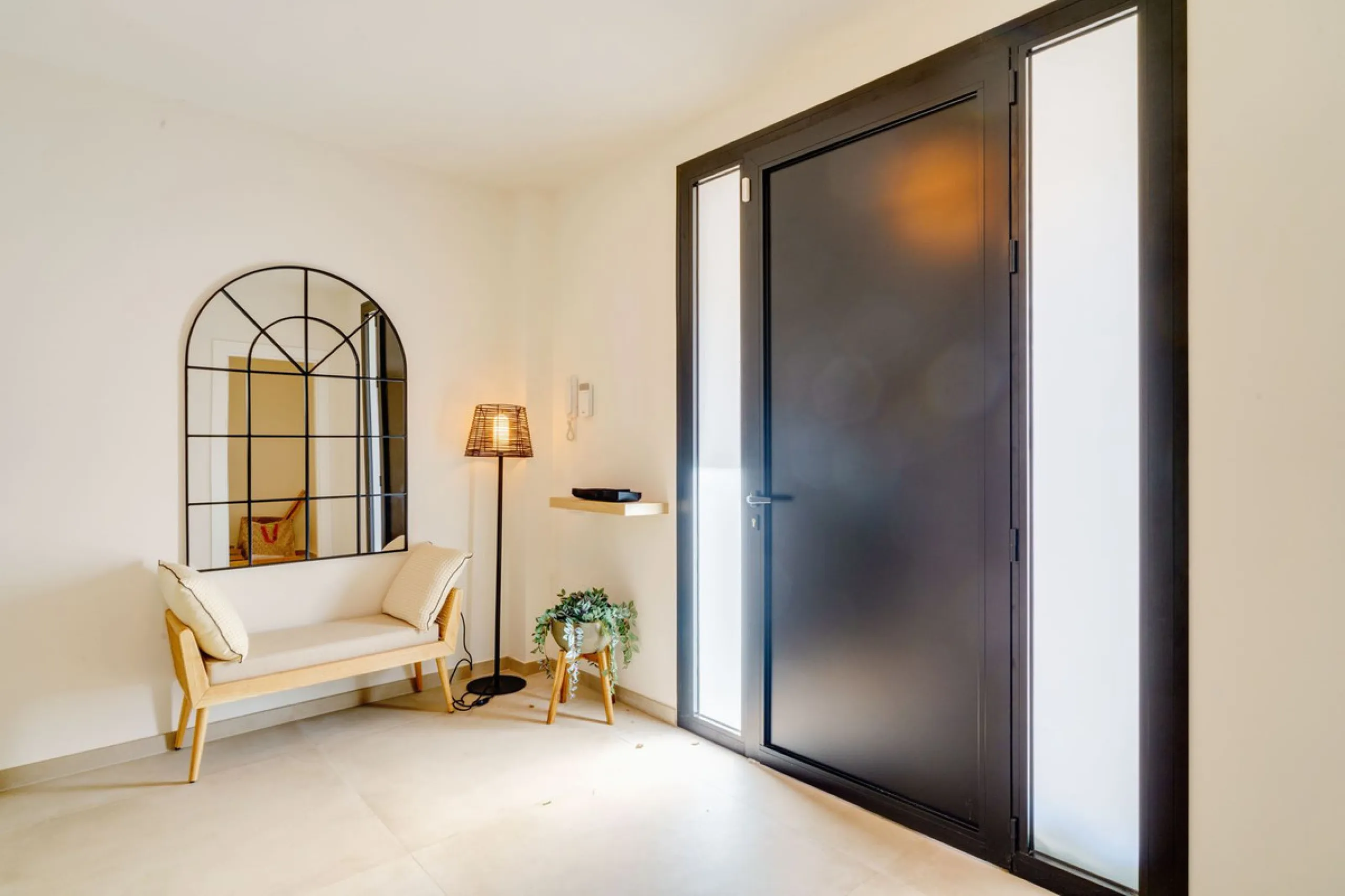 House - Detached Villa в продаже в Marbella, Málaga. В доме 6 спален и 5 ванных комнат. Площадь дома 510 м². Площадь участка 1436 м²