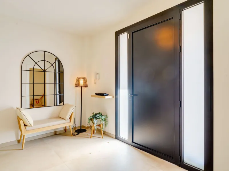 House - Detached Villa в продаже в Marbella, Málaga. В доме 6 спален и 5 ванных комнат. Площадь дома 510 м². Площадь участка 1436 м²