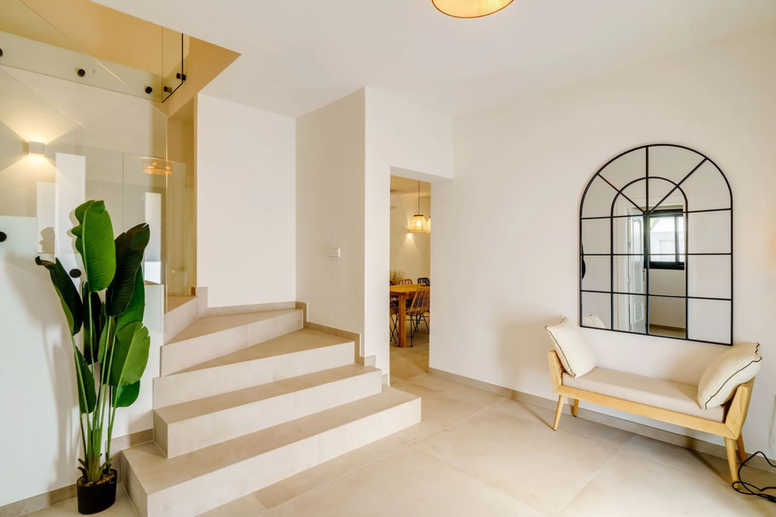 House - Detached Villa в продаже в Marbella, Málaga. В доме 6 спален и 5 ванных комнат. Площадь дома 510 м². Площадь участка 1436 м²