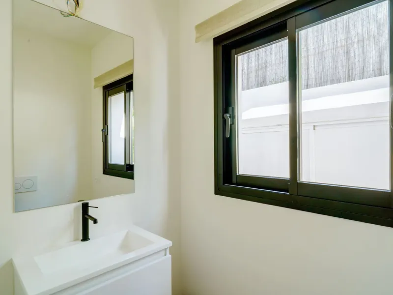 House - Detached Villa в продаже в Marbella, Málaga. В доме 6 спален и 5 ванных комнат. Площадь дома 510 м². Площадь участка 1436 м²