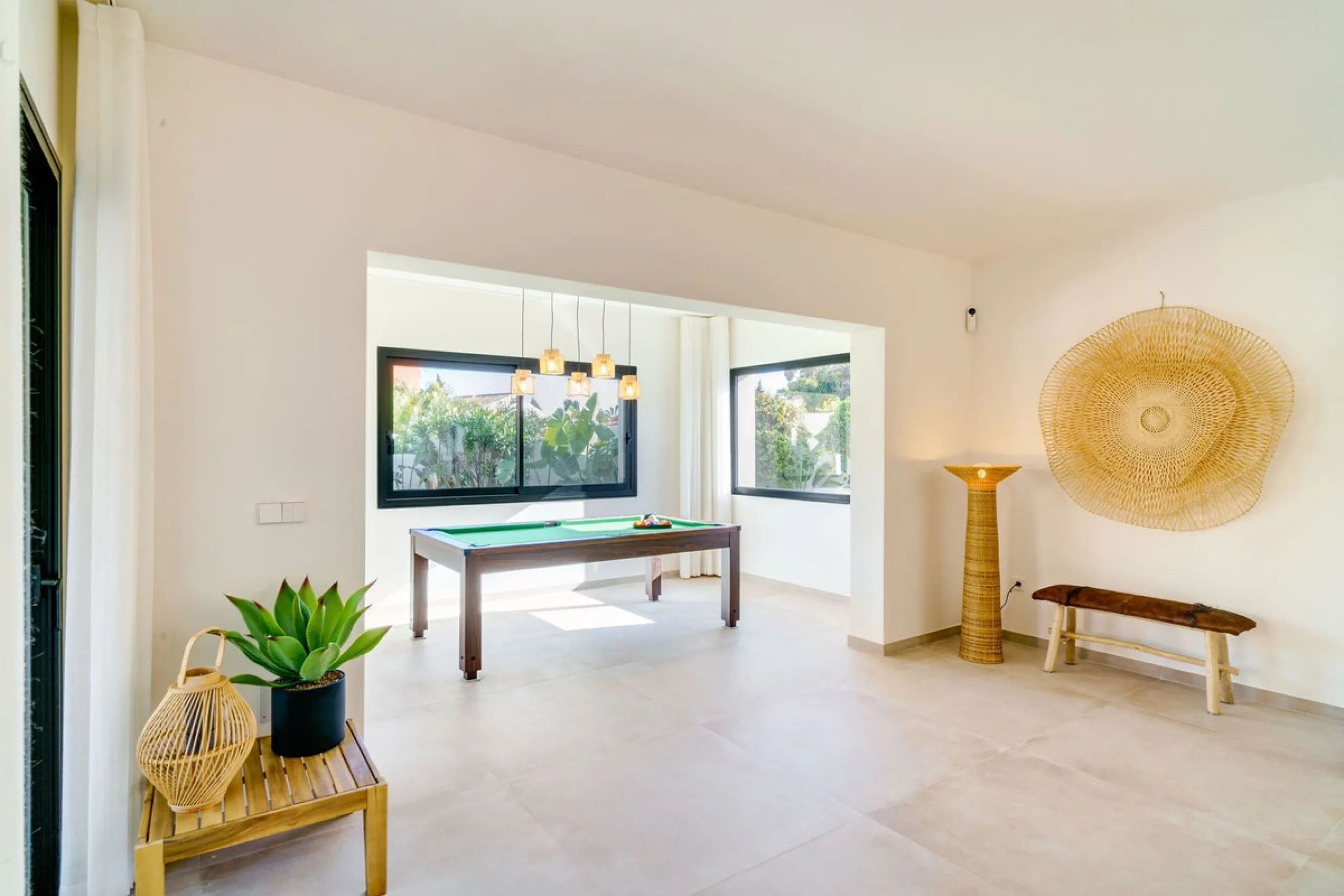 House - Detached Villa в продаже в Marbella, Málaga. В доме 6 спален и 5 ванных комнат. Площадь дома 510 м². Площадь участка 1436 м²