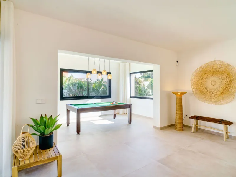 House - Detached Villa в продаже в Marbella, Málaga. В доме 6 спален и 5 ванных комнат. Площадь дома 510 м². Площадь участка 1436 м²