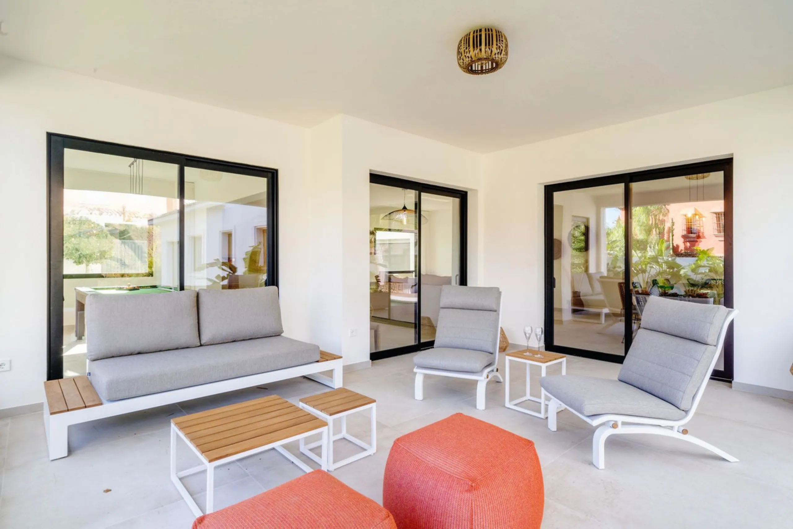 House - Detached Villa в продаже в Marbella, Málaga. В доме 6 спален и 5 ванных комнат. Площадь дома 510 м². Площадь участка 1436 м²