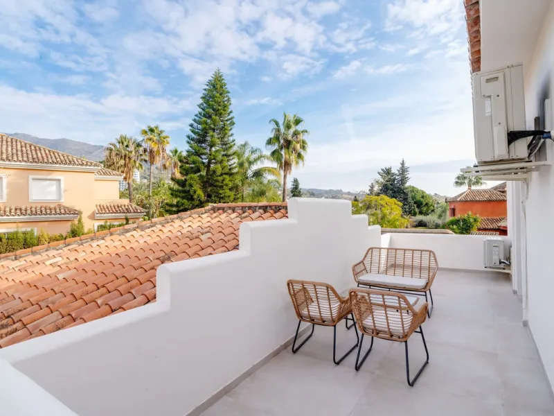 House - Detached Villa в продаже в Marbella, Málaga. В доме 6 спален и 5 ванных комнат. Площадь дома 510 м². Площадь участка 1436 м²