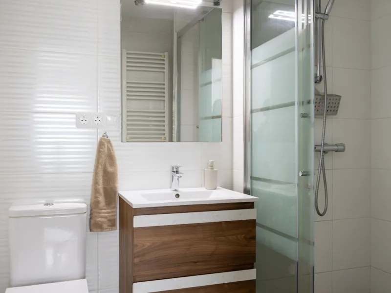 Beachfront Investment in Central Marbella. Turnkey 1 bed apartment with rental license guaranteed for new owners. Ready for immediate move-in or rental. The community can fully manage your rentals, including bookings and key handling.