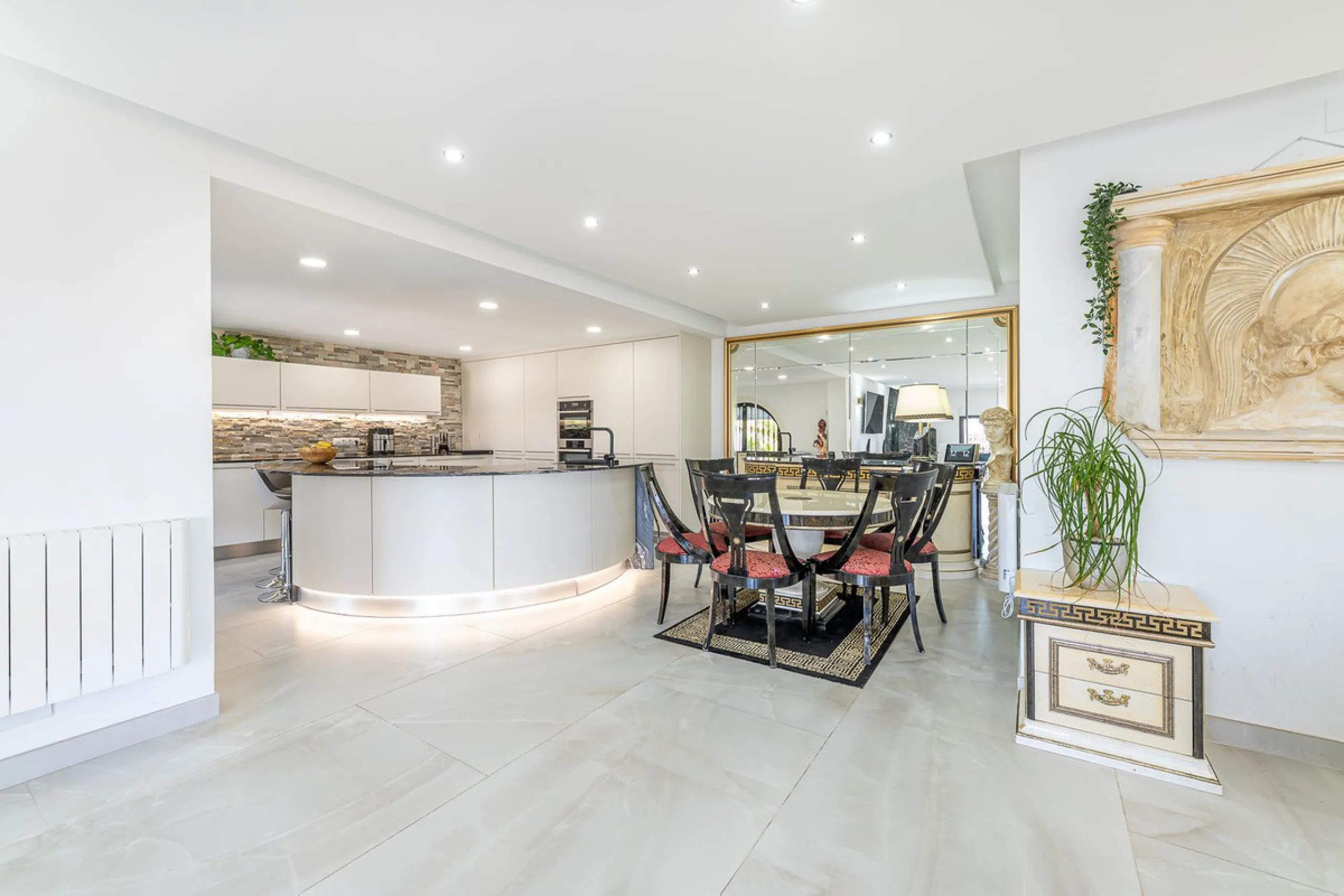 Spectacular Designer Villa in La Capellanía: Luxury, Sea Views, and Tourist License