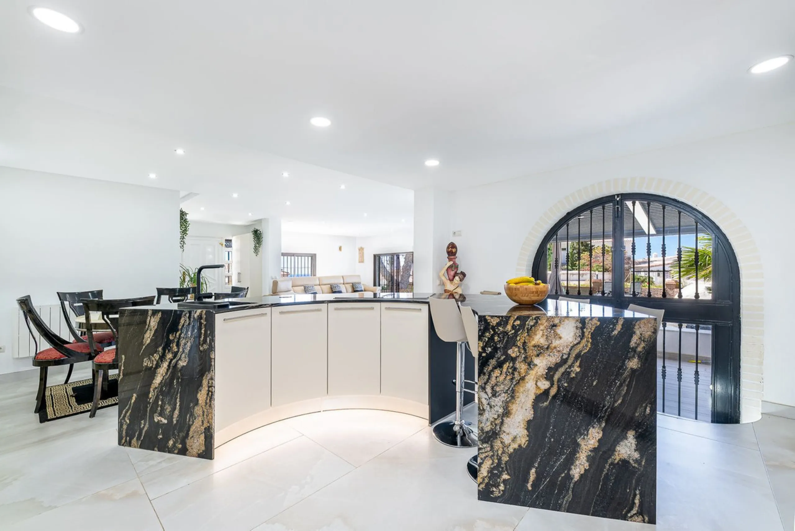 Spectacular Designer Villa in La Capellanía: Luxury, Sea Views, and Tourist License
