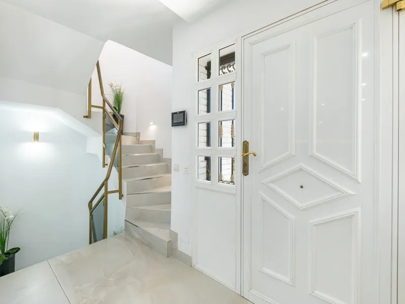Spectacular Designer Villa in La Capellanía: Luxury, Sea Views, and Tourist License
