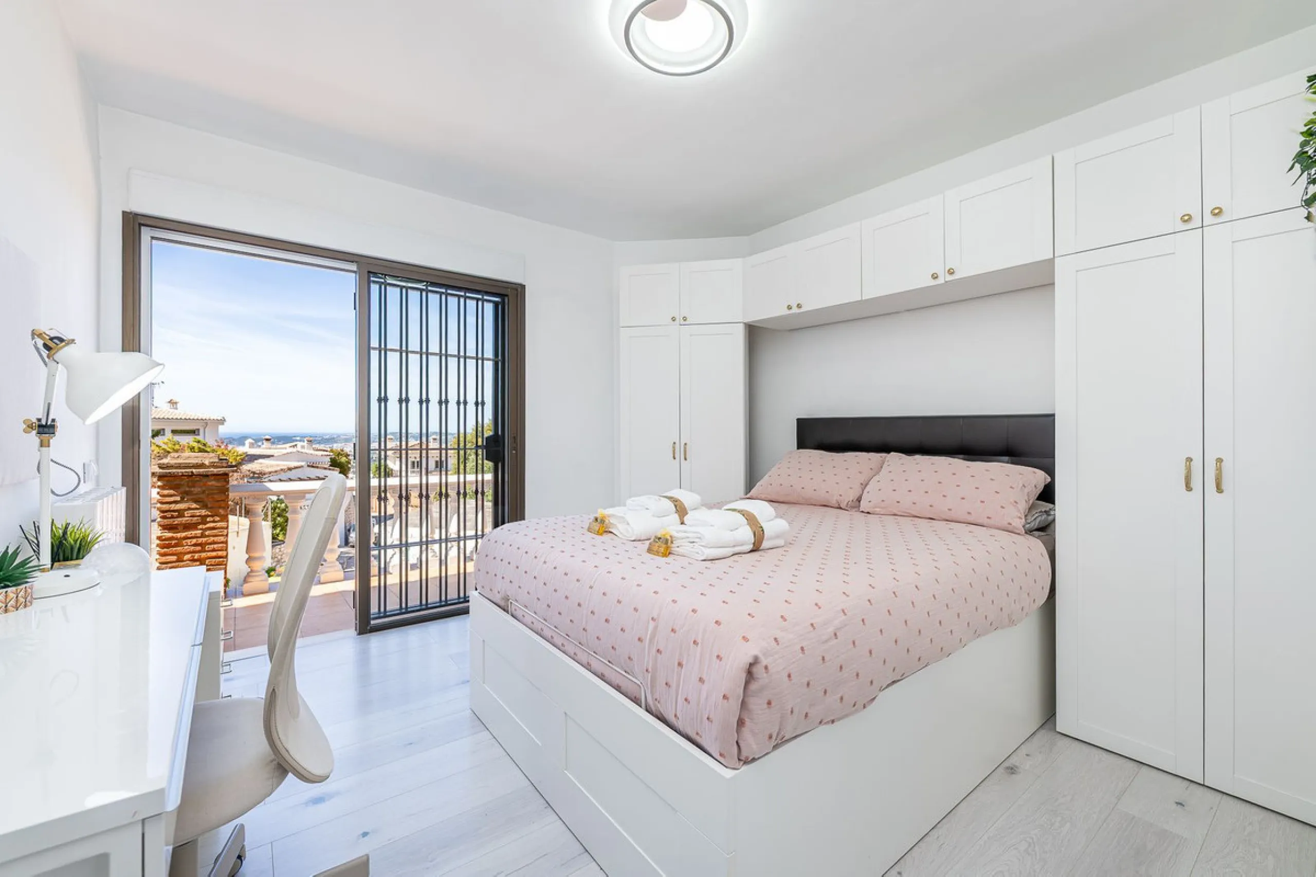 Spectacular Designer Villa in La Capellanía: Luxury, Sea Views, and Tourist License