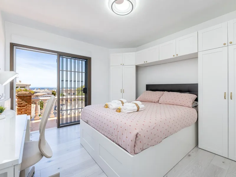 Spectacular Designer Villa in La Capellanía: Luxury, Sea Views, and Tourist License
