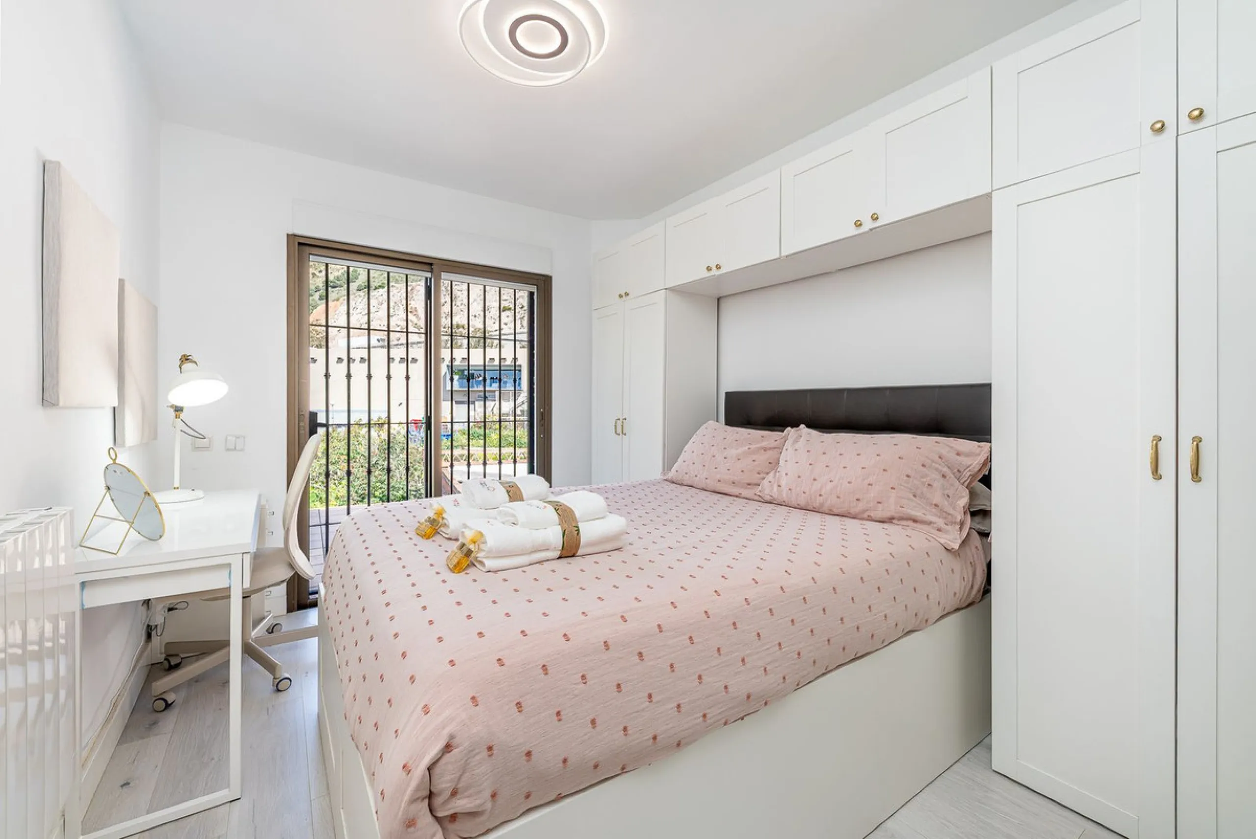 Spectacular Designer Villa in La Capellanía: Luxury, Sea Views, and Tourist License