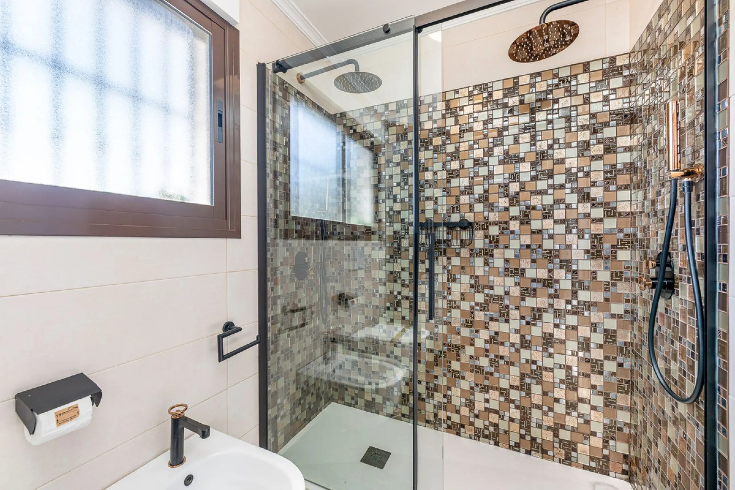 Spectacular Designer Villa in La Capellanía: Luxury, Sea Views, and Tourist License