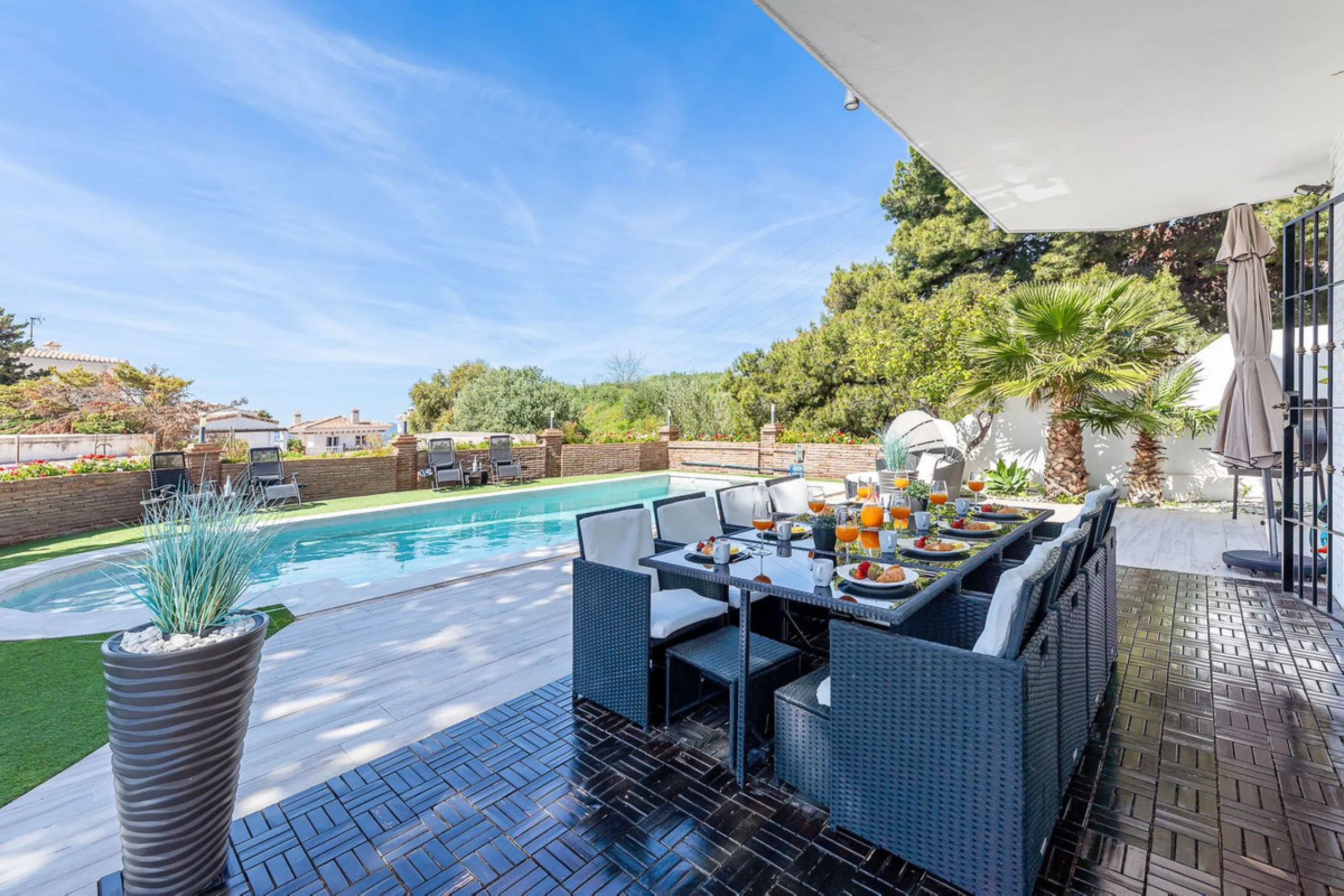 Spectacular Designer Villa in La Capellanía: Luxury, Sea Views, and Tourist License