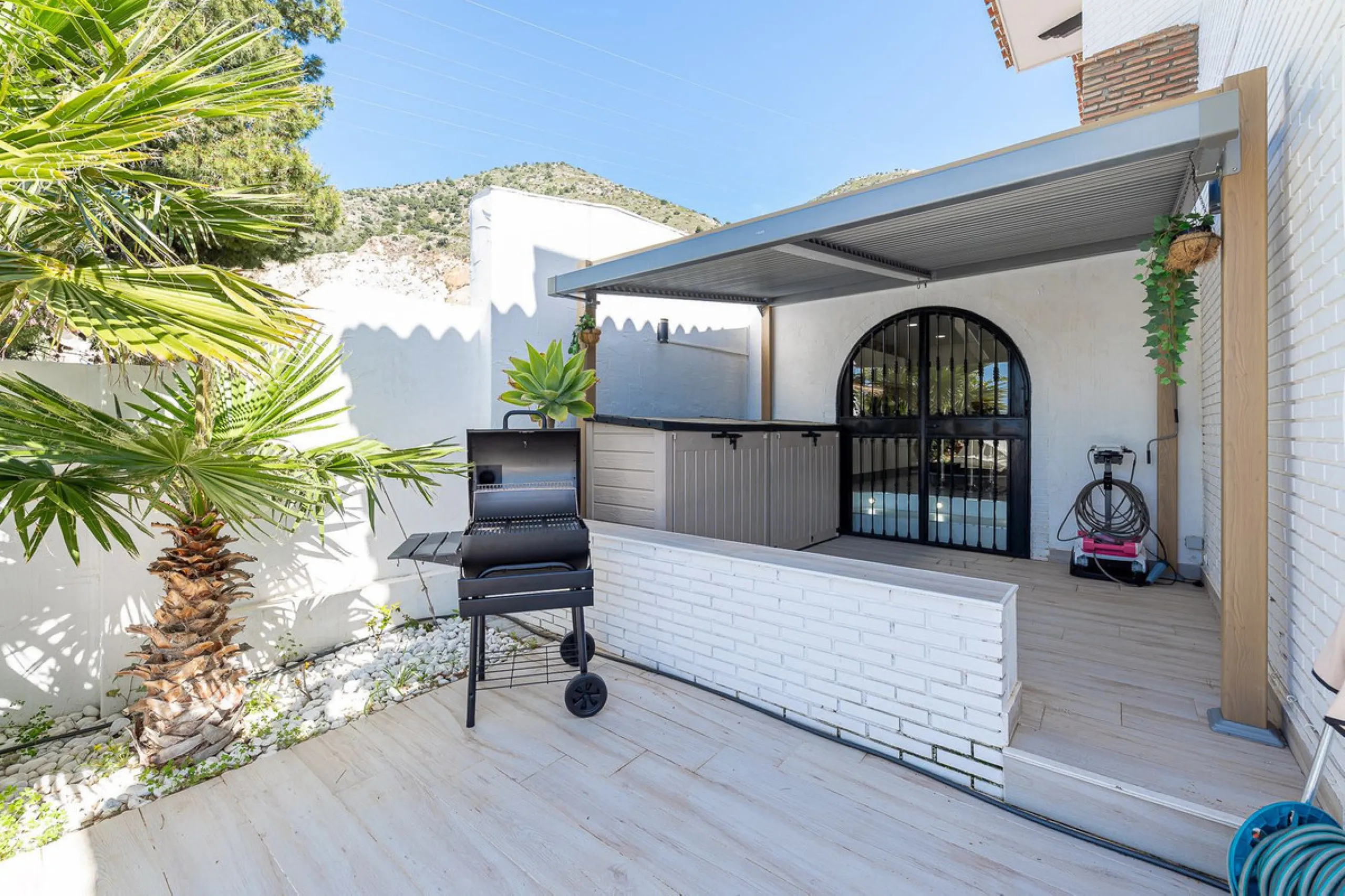 Spectacular Designer Villa in La Capellanía: Luxury, Sea Views, and Tourist License
