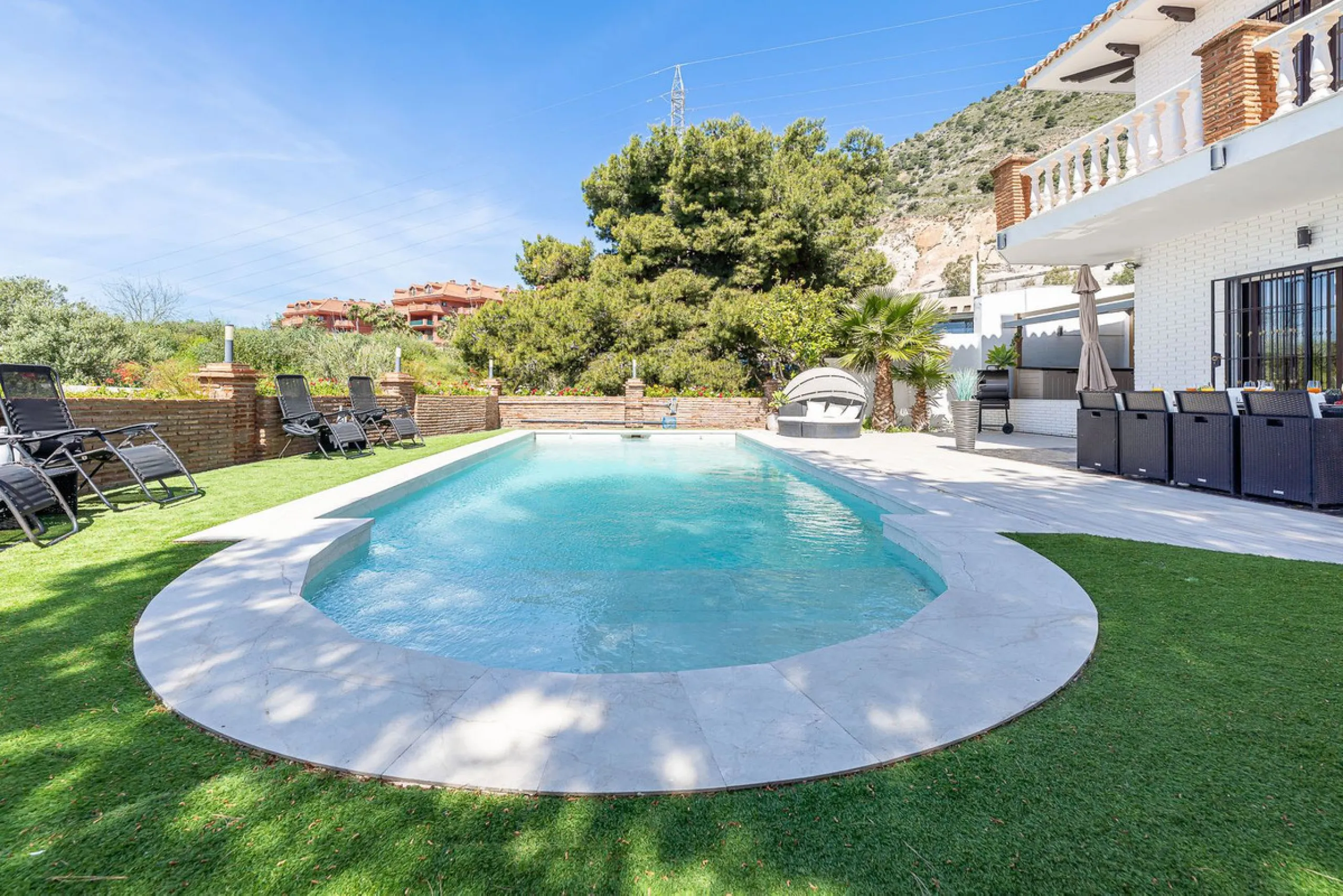 Spectacular Designer Villa in La Capellanía: Luxury, Sea Views, and Tourist License