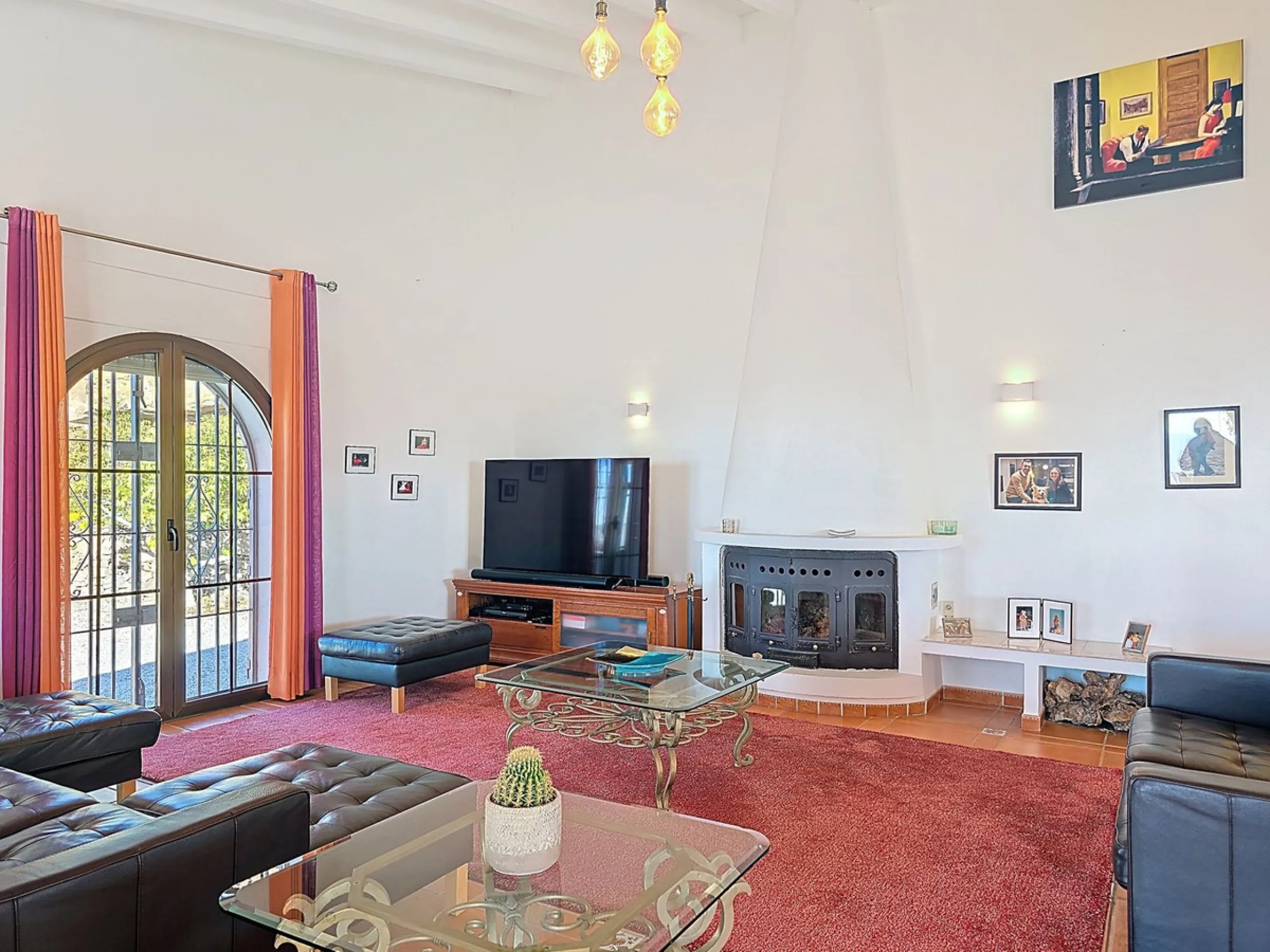 House - Detached Villa в продаже в Sayalonga, Málaga. В доме 5 спален и 4 ванных комнат. Площадь дома 284 м². Площадь участка 7266 м²