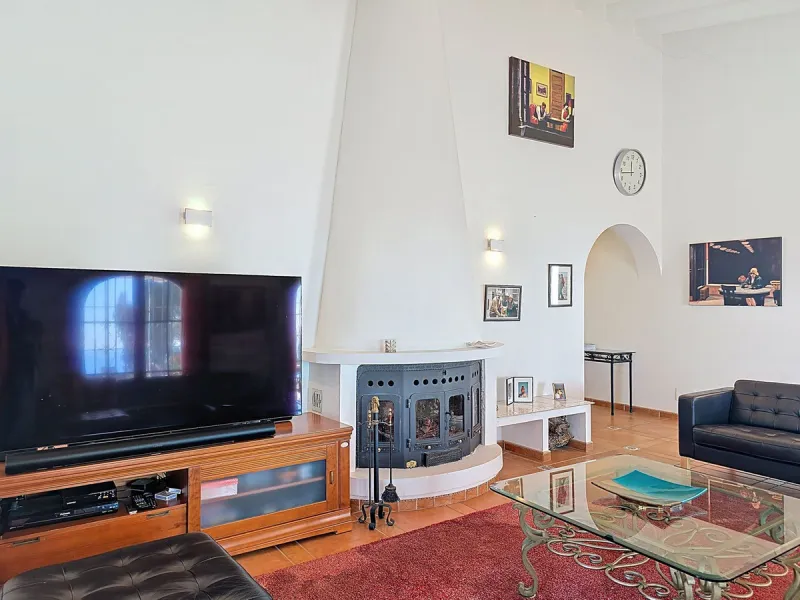 House - Detached Villa в продаже в Sayalonga, Málaga. В доме 5 спален и 4 ванных комнат. Площадь дома 284 м². Площадь участка 7266 м²