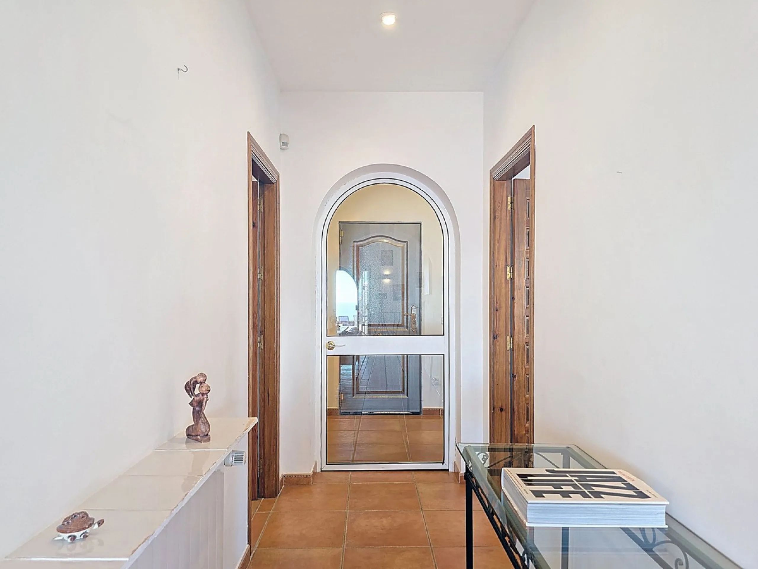 House - Detached Villa в продаже в Sayalonga, Málaga. В доме 5 спален и 4 ванных комнат. Площадь дома 284 м². Площадь участка 7266 м²