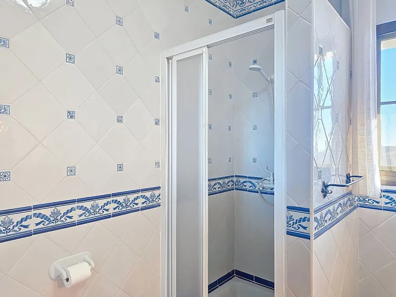 House - Detached Villa в продаже в Sayalonga, Málaga. В доме 5 спален и 4 ванных комнат. Площадь дома 284 м². Площадь участка 7266 м²