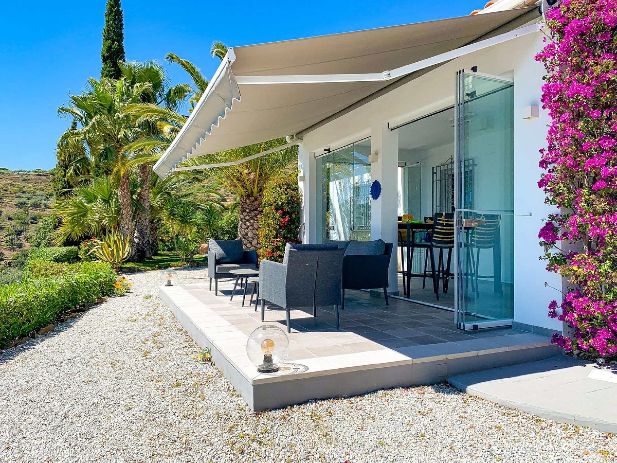 Exclusive villa with sea views and complete privacy in Arenas – Costa del Sol
