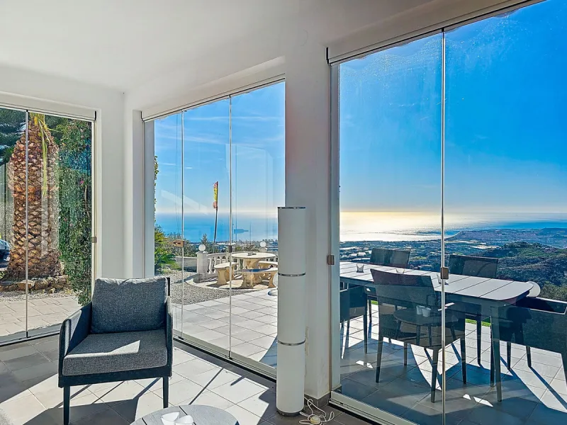 Exclusive villa with sea views and complete privacy in Arenas – Costa del Sol