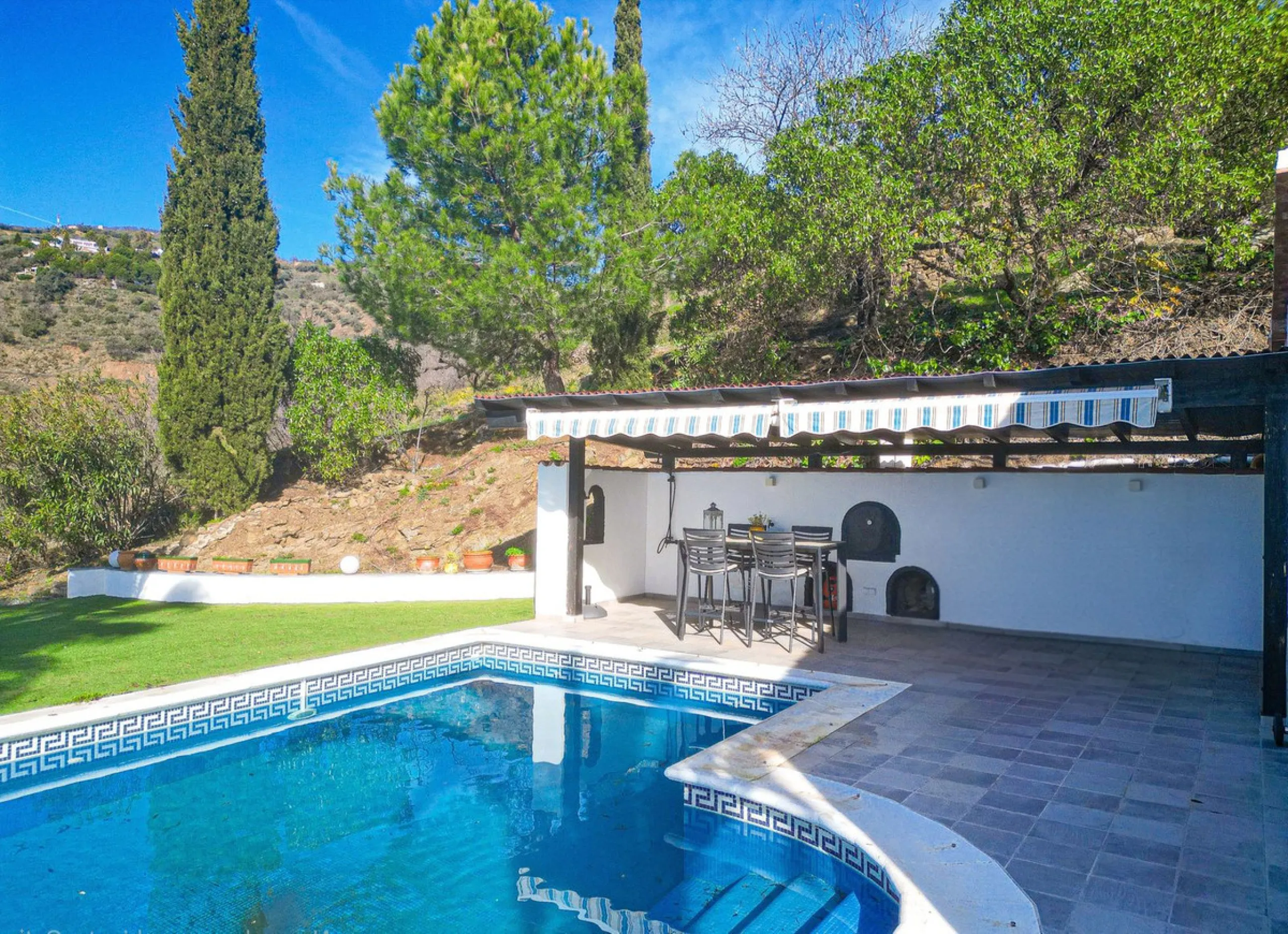 Exclusive villa with sea views and complete privacy in Arenas – Costa del Sol