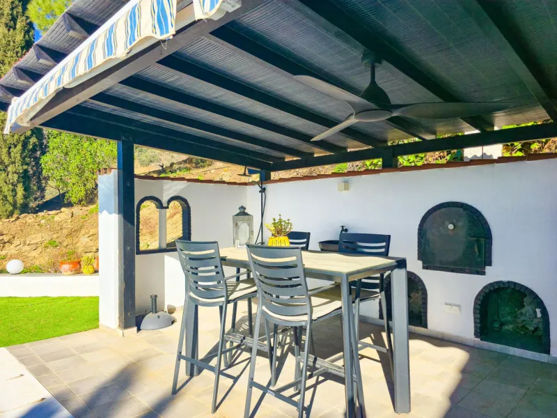 Exclusive villa with sea views and complete privacy in Arenas – Costa del Sol