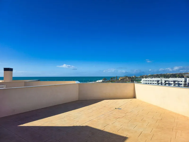 Penthouse with sea views – Valle-Niza, Málaga, new build (completion 2024) that can be purchased at 7% registration tax instead of 10% VAT.